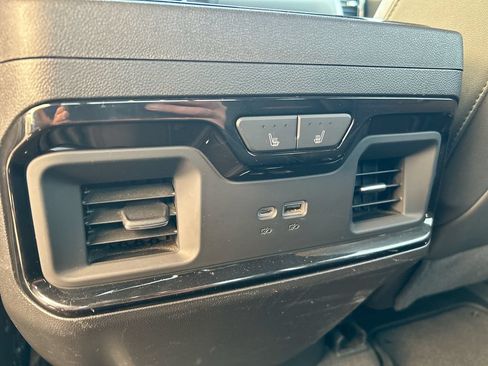 Used 2023 GMC Sierra 1500 AT4 w/ AT4 Preferred Package AWD/4WD image 24