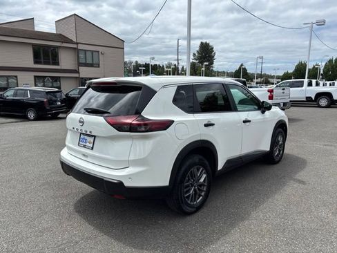 Used 2024 Nissan Rogue S FWD image 5