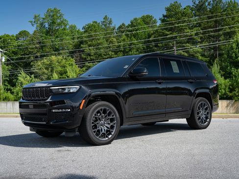 Used 2024 Jeep Grand Cherokee L Summit AWD/4WD image 3
