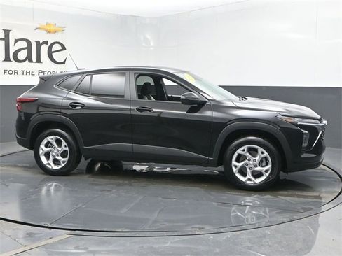 Used 2024 Chevrolet Trax LS w/ LS Convenience Package image 48