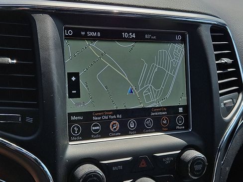 Used 2018 Jeep Grand Cherokee Limited AWD/4WD image 17