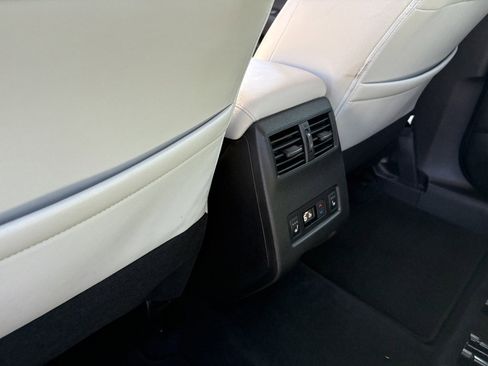 Used 2023 Mitsubishi Outlander SEL AWD/4WD image 18