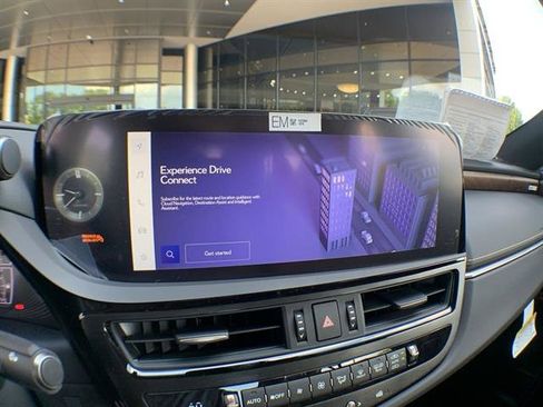 Used 2025 Lexus ES 300h ES 300h image 18