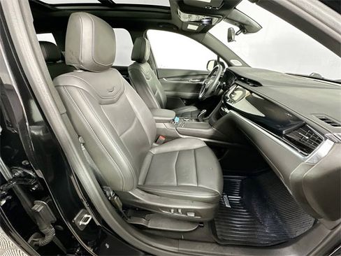 Used 2024 Cadillac XT6 Sport w/ LPO, ONYX Package image 32
