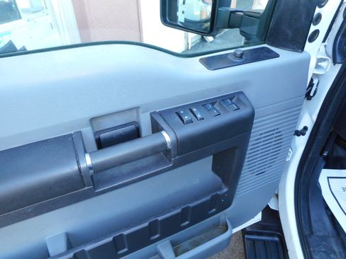 Used 2016 Ford F250 XL w/ Power Equipment Group AWD/4WD image 17