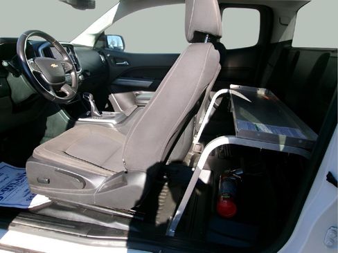 Used 2022 Chevrolet Colorado LT w/ Fleet Safety Package RWD image 9