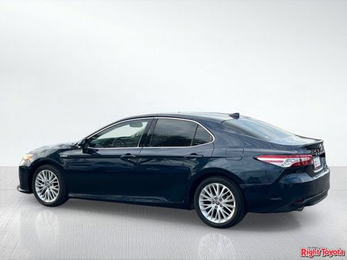 Certified 2020 Toyota Camry XLE w/ Sunroof Package FWD image 5