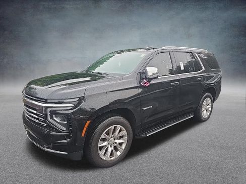 Used 2025 Chevrolet Tahoe Premier AWD/4WD image 3
