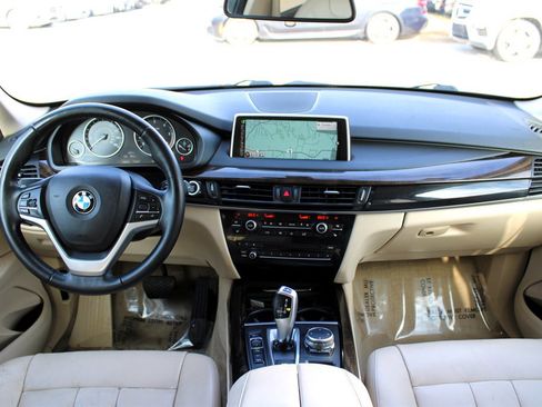 Used 2015 BMW X5 xDrive35d image 12