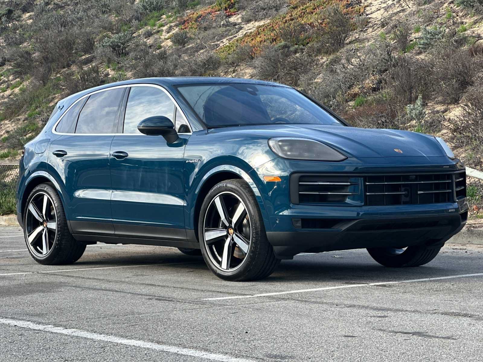 Certified 2025 Porsche Cayenne E-Hybrid AWD/4WD image 10