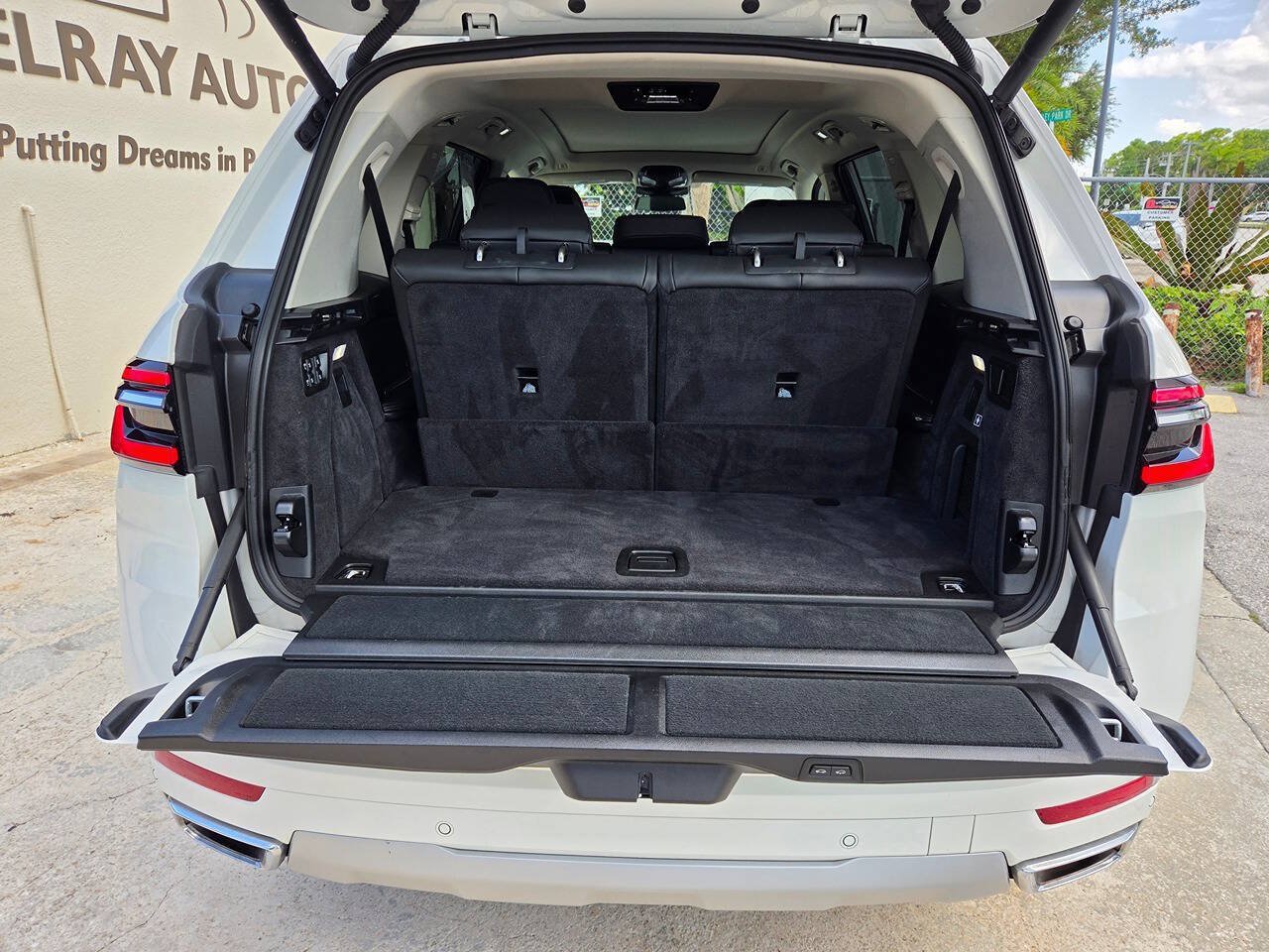 Used 2026 BMW X7 xDrive40i AWD/4WD image 14