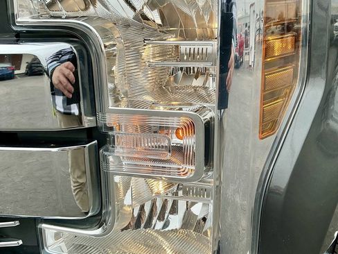 Used 2019 Ford F350 Lariat w/ Lariat Ultimate Package image 10