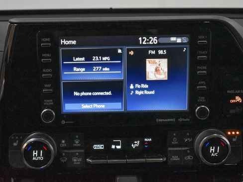 Used 2022 Toyota Highlander XLE image 15