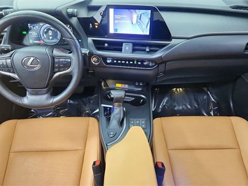 Used 2023 Lexus UX 250h FWD w/ Premium Package image 19