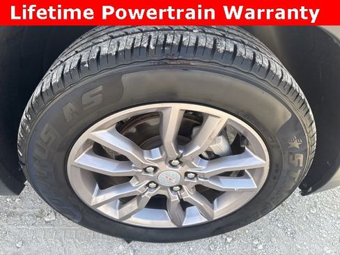 Used 2023 GMC Terrain SLT image 12