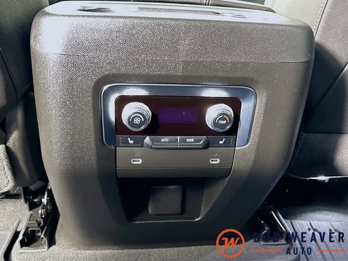 Used 2024 GMC Yukon XL AT4 AWD/4WD image 32