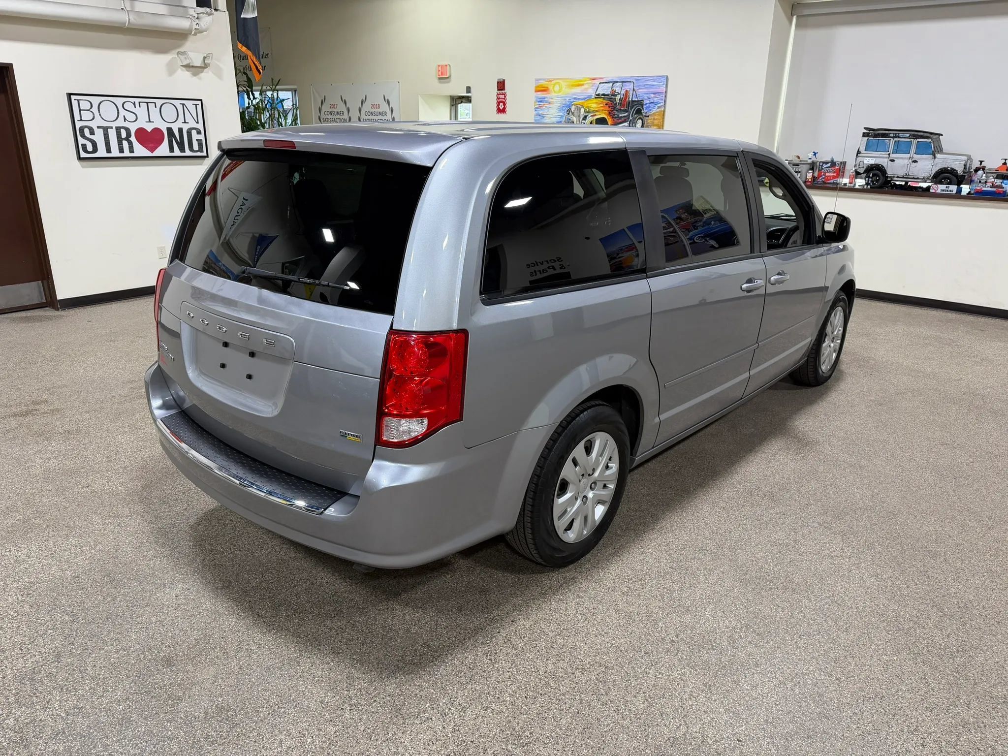 Used 2017 Dodge Grand Caravan SE FWD image 6