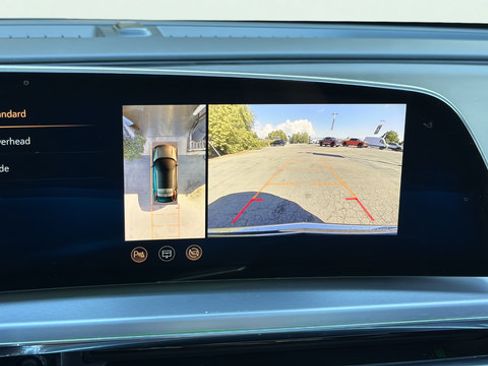 Used 2024 Cadillac Lyriq Luxury RWD image 24