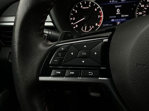 Used 2025 Nissan Altima 2.5 SR image 32