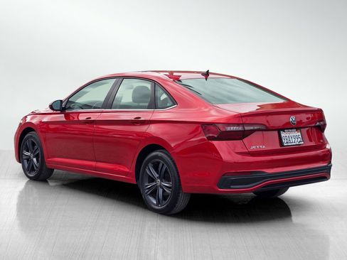 Used 2022 Volkswagen Jetta SE w/ Panoramic Sunroof Package image 6