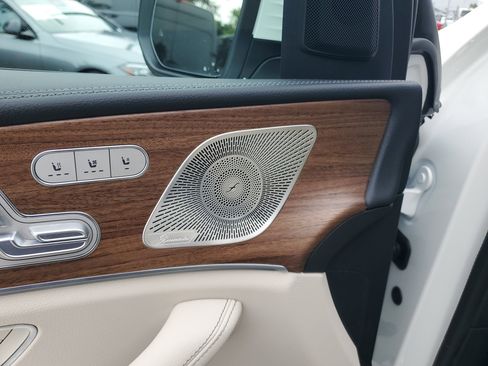 New 2026 Mercedes-Benz GLS 580 4MATIC image 21