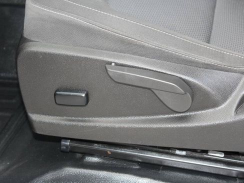 Used 2022 Chevrolet Colorado LT w/ Fleet Safety Package RWD image 13
