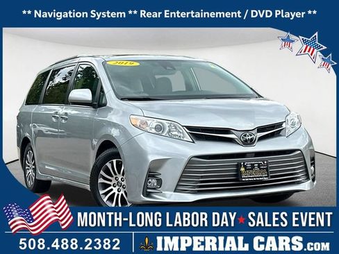 Used 2019 Toyota Sienna XLE w/ Entertainment Package FWD image 1