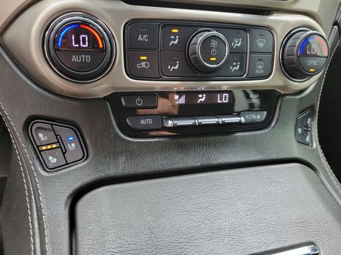 Used 2020 GMC Yukon XL Denali AWD/4WD image 19