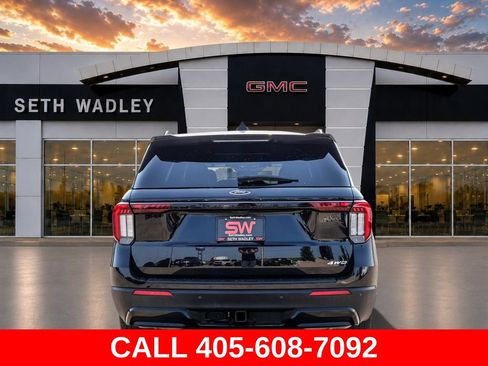 Used 2025 Ford Explorer ST-Line w/ ST-Line Street Pack AWD/4WD image 6