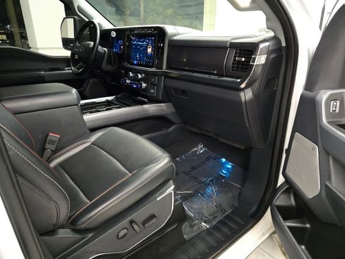 Used 2024 Ford F250 Lariat AWD/4WD image 36