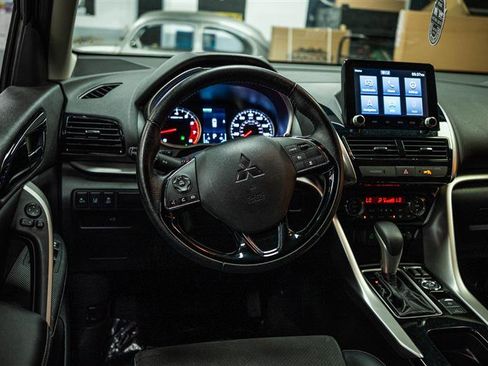Used 2024 Mitsubishi Eclipse Cross SE image 17