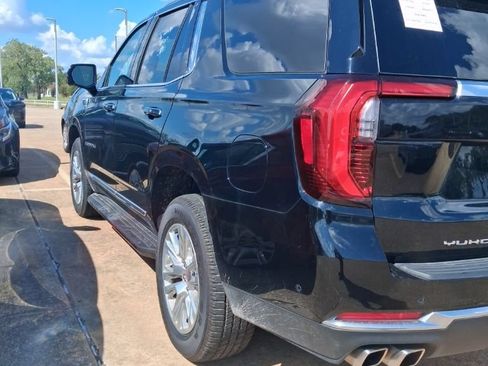 Used 2025 GMC Yukon Denali AWD/4WD image 4