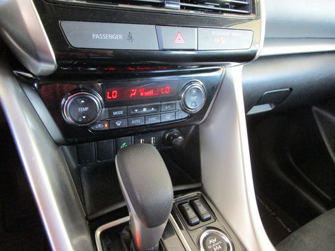 Used 2024 Mitsubishi Eclipse Cross SE AWD/4WD image 35