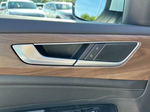 New 2026 Volkswagen Atlas SE image 18