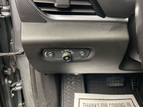 Used 2020 Chevrolet Traverse Premier FWD image 13