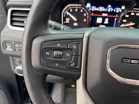 Used 2021 GMC Yukon XL Denali w/ Denali Premium Package AWD/4WD image 23
