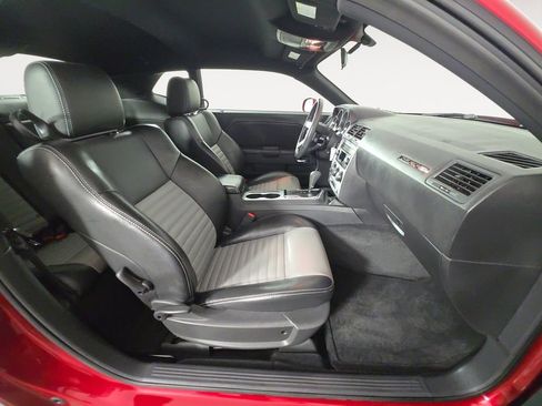 Used 2009 Dodge Challenger SE RWD image 15