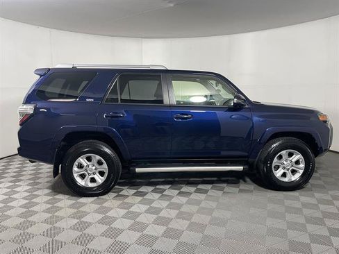 Certified 2018 Toyota 4Runner SR5 Premium AWD/4WD image 8