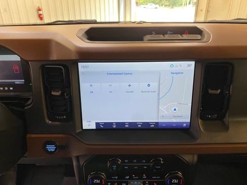 Used 2024 Ford Bronco Outer Banks AWD/4WD image 39