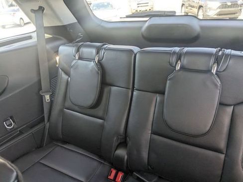 Used 2023 Ford Explorer Limited AWD/4WD image 4