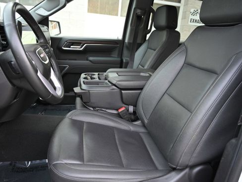 Used 2025 GMC Sierra 1500 SLT image 17