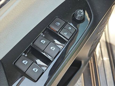 Used 2016 Toyota Prius Three FWD image 11