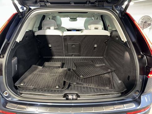Used 2023 Volvo XC60 B5 Core w/ Climate Package FWD image 17