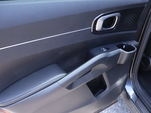 Certified 2023 Kia Sorento S FWD image 10