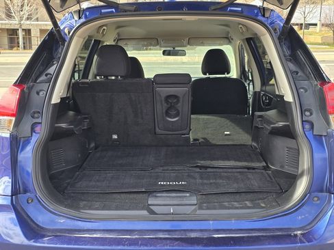 Used 2018 Nissan Rogue SV image 13