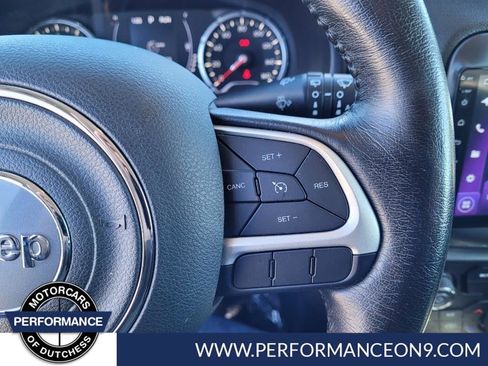 Used 2018 Jeep Renegade Latitude w/ Cold Weather Group image 18