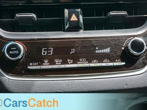 Used 2020 Toyota Corolla LE image 24