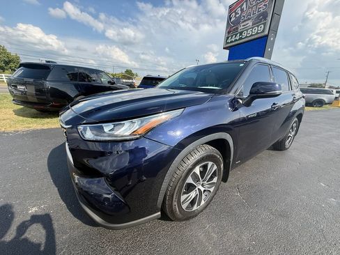 Used 2020 Toyota Highlander XLE AWD/4WD image 8