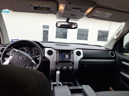 Used 2017 Toyota Tundra SR5 w/ SR5 Upgrade Package image 21