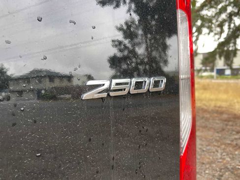 Used 2024 Mercedes-Benz Sprinter 2500 image 18